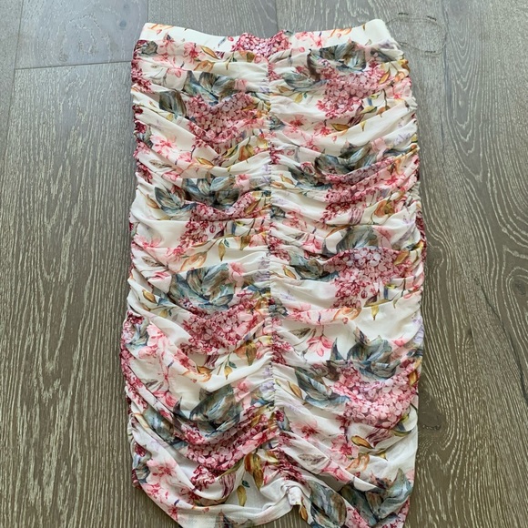 Bebe Printed 4-way stretch mesh ruched skirt - Picture 7 of 9